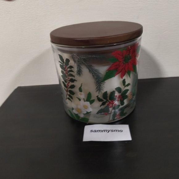 Scentsational HOLLY & SPRUCE soy wax blend Candle, HOLIDAY 26 Ounce - Picture 4 of 8